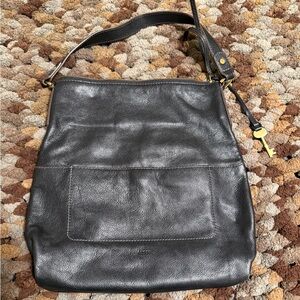 Vintage Fossil black leather shoulder bag.